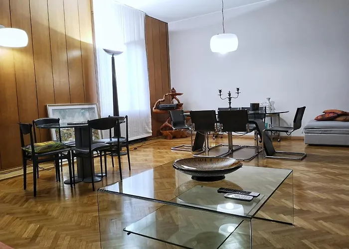 Nocleg ze śniadaniem Laura's 4*