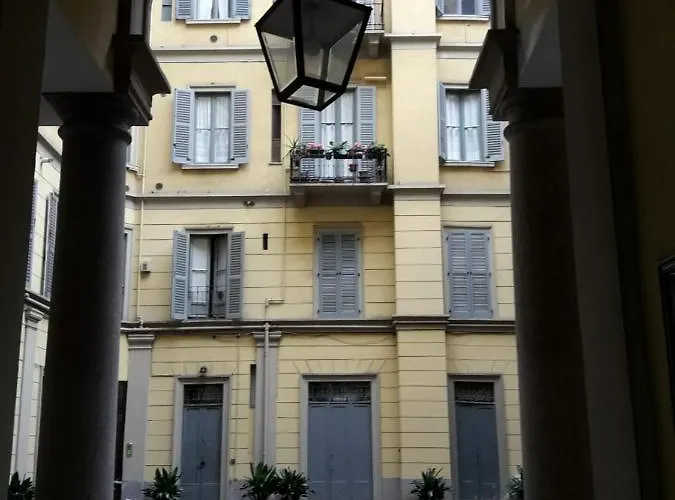 Tricolore Frühstückspension 4*