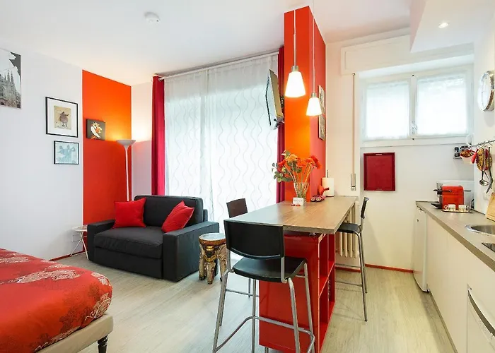 Rosso A Milano, Tranquillo, Vicino Allo Ieo Appartamento Milano