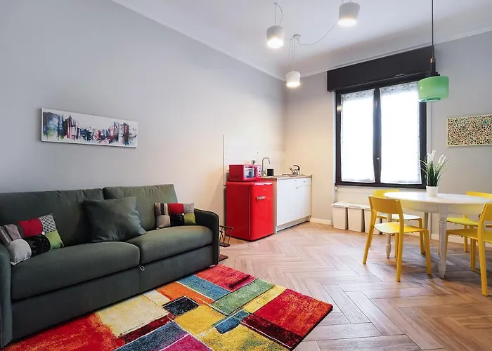 Primopiano - Ferrante Aporti Flats Daire *