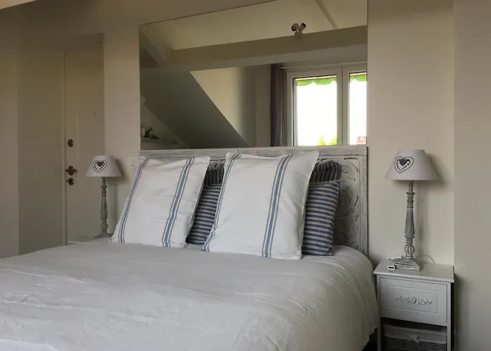 Pied A Terre With Terrazza In Center *