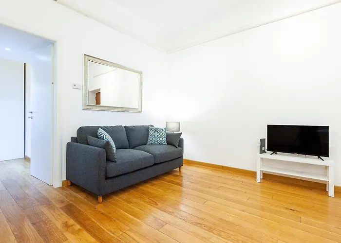 Easyhomes - Station Milánó
