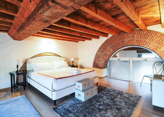 Unique Duomo Luxury Apartment