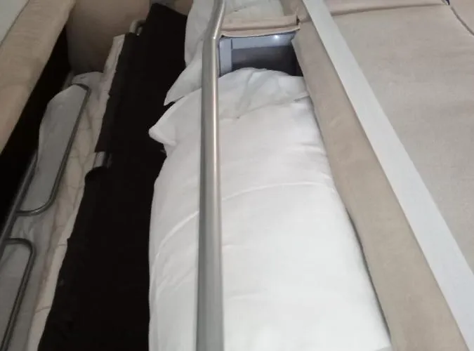 Leoni Charminghouse * Milan