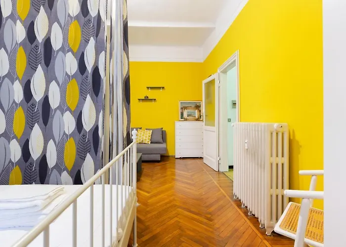 Guesthost - Loreto Courtyard Apartment