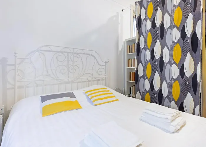 Guesthost - Loreto Courtyard Milan