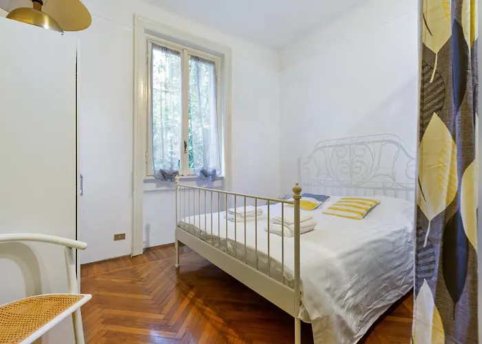 Guesthost - Loreto Courtyard *