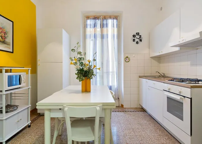 Guesthost - Loreto Courtyard *