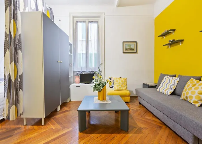 Guesthost - Loreto Courtyard Apartment Milan