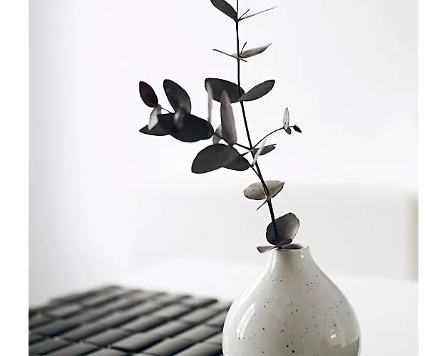 Taking A Walk In The Beating Heart Of Navigli * 밀라노