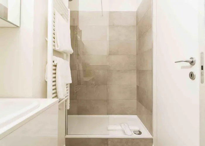 Contempora - Cavallotti 13 - B12a * Milán