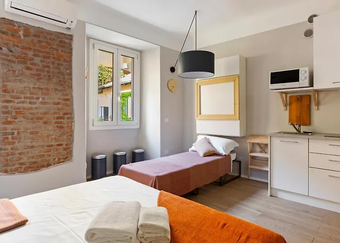 Guesthost - Sempione & Garibaldi Comfy דירה