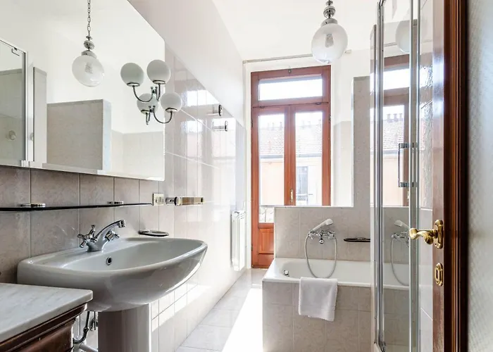 Easy - Porta Romana Апартаменты