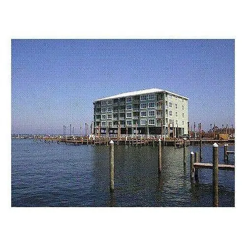 Isola Apartment *