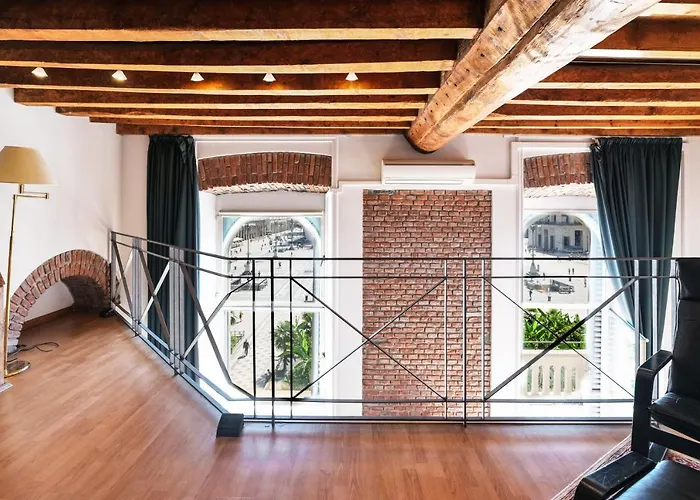 Duomo Cathedral View - Luxury Mediolan