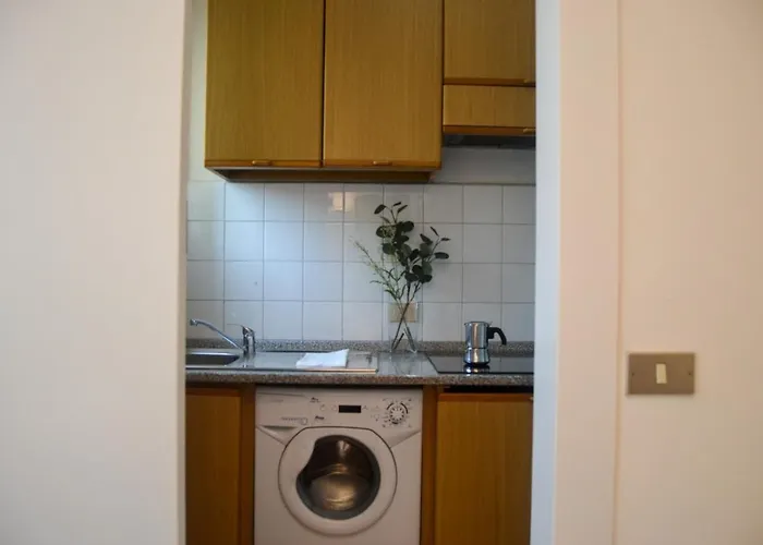 Apartment Joivy Lovely For 4 Next To Bus And Metro Station *