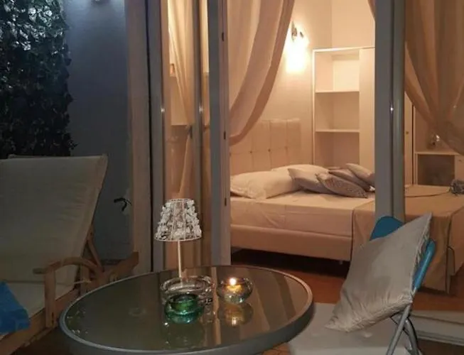 Flowers בית הארחה 3*