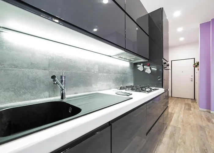 Apartment Guesthost - Lovely Near Piazza Firenze! *