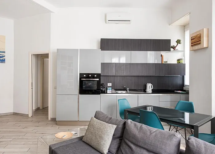 Spacious Retreat Steps From Lambrate Metro- Via Pacini Lägenhet *