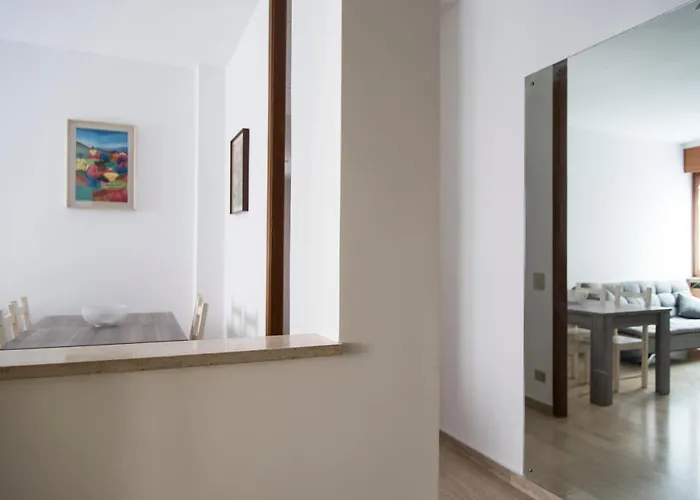 아파트 Youhosty - Sacconi 4 *