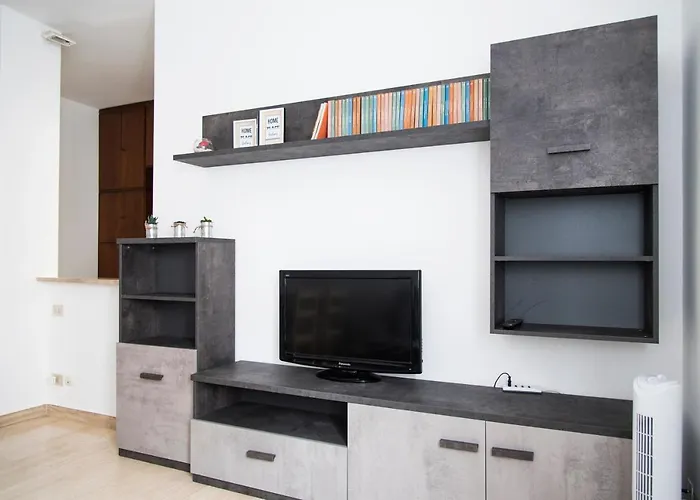 아파트 Youhosty - Sacconi 4 *