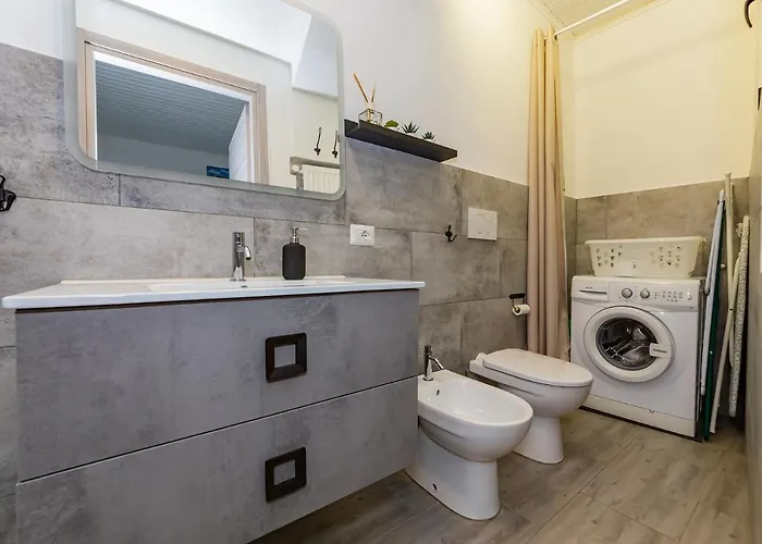 Art Design - Center Lejlighed Milano