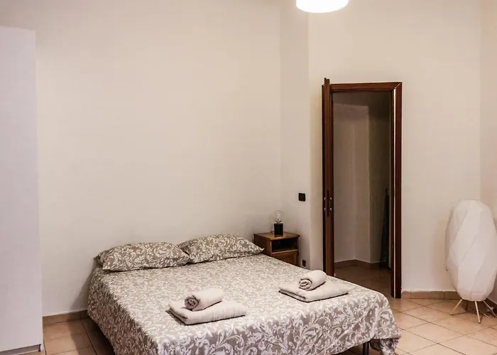 Via Argelati - Navigli Location 2 *