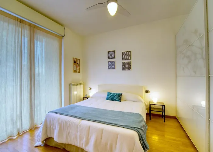 Guesthost - Casa Certosa, Bilocale A Pochi Minuti Da Rho Fiera Lägenhet *