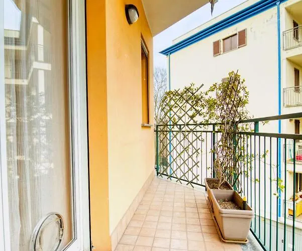 Guesthost - Casa Certosa, Bilocale A Pochi Minuti Da Rho Fiera Lägenhet