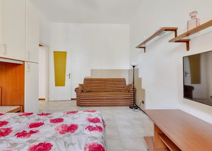 Apartman Guesthost - Polytechnic Lovely And Cosy Flat Milánó