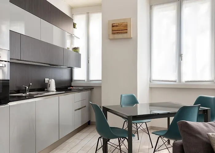 Spacious Retreat Steps From Lambrate Metro- Via Pacini *