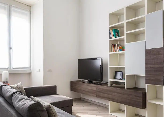 Daire Spacious Retreat Steps From Lambrate Metro- Via Pacini Milano