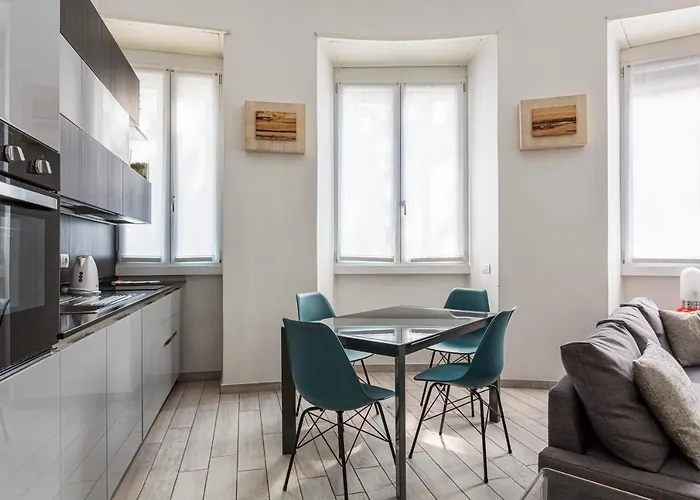 Spacious Retreat Steps From Lambrate Metro- Via Pacini * Mailand
