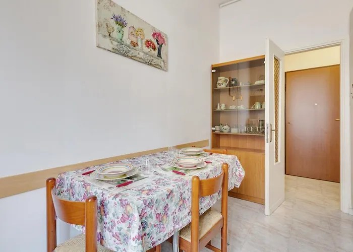 Guesthost - Polytechnic Lovely And Cosy Flat *