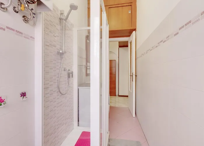 Guesthost - Polytechnic Lovely And Cosy Flat