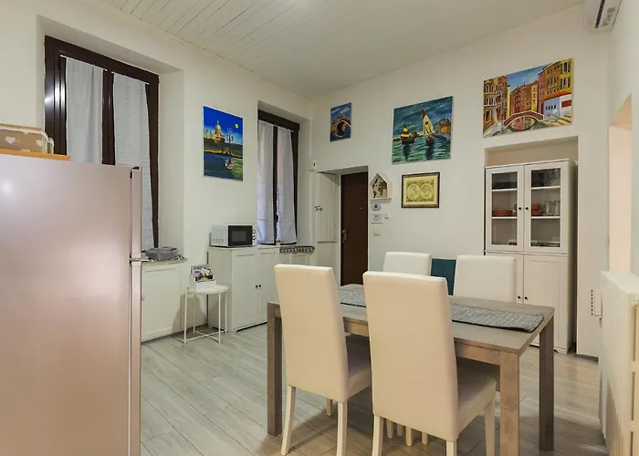 Art Design - Center Lejlighed *