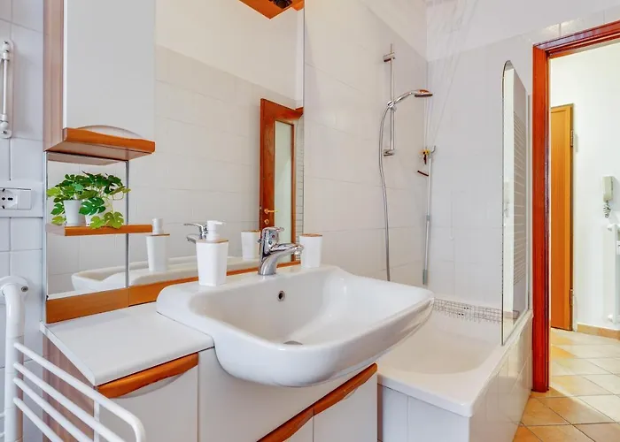 Guesthost - Darsena & Navigli Cosy Flat *