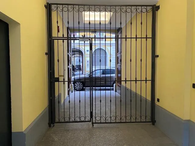 Spacious & Elegant Near Corso Como - Maroncelli Milan