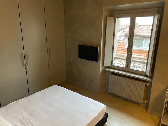 Spacious & Elegant Near Corso Como - Maroncelli Apartment Milan