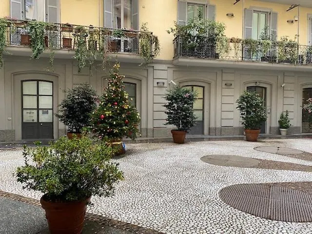 Spacious & Elegant Near Corso Como - Maroncelli Apartment Milan