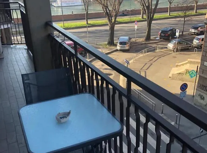 Guesthost - Darsena & Navigli Cosy Flat