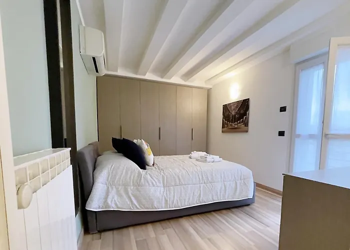 Rentopolis - Palazzo Candiani Mailand