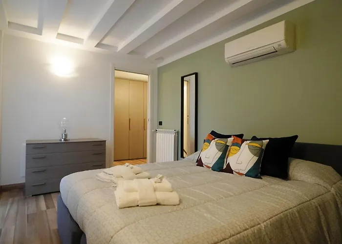 Rentopolis - Palazzo Candiani Mailand