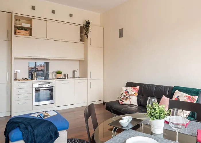 The Rent - Bright Two-bedroom In De Amicis