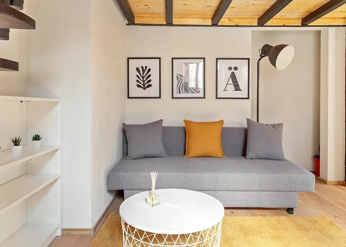 Guesthost - Porta Venezia Modern Loft - The Door