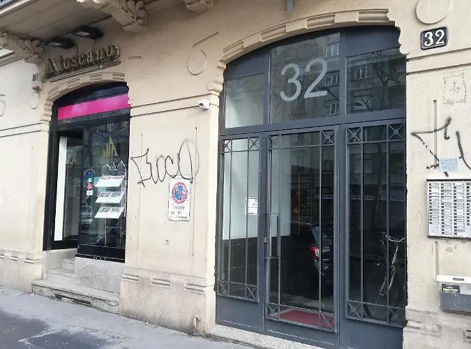 Al 32 Milán