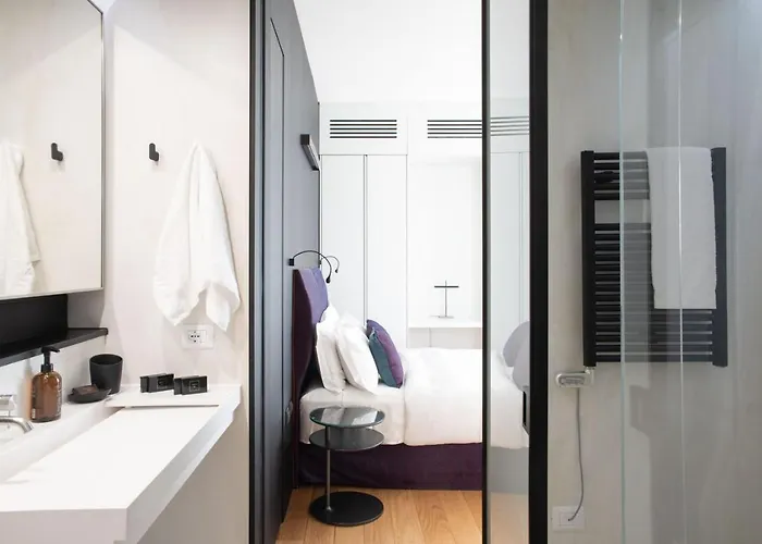 Aparthotel Bmore Duomo - Luxury Near Duomo 4*