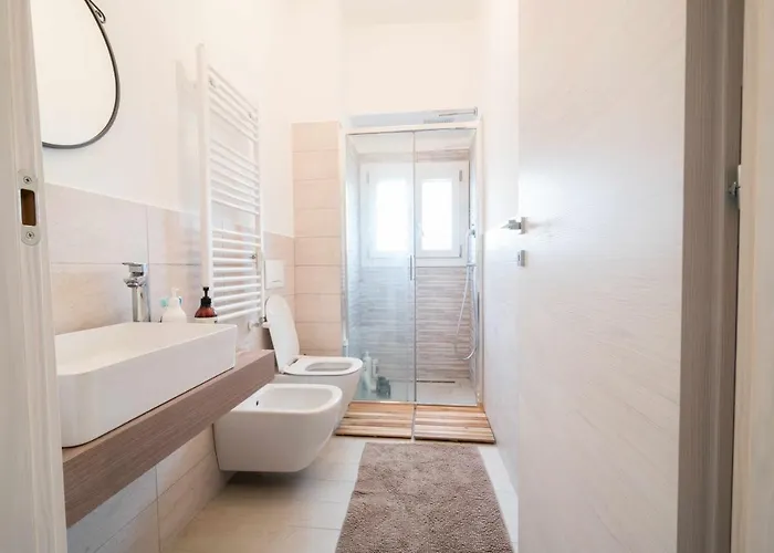 Due Passi Da Stazione Coffee + Wifi * 밀라노