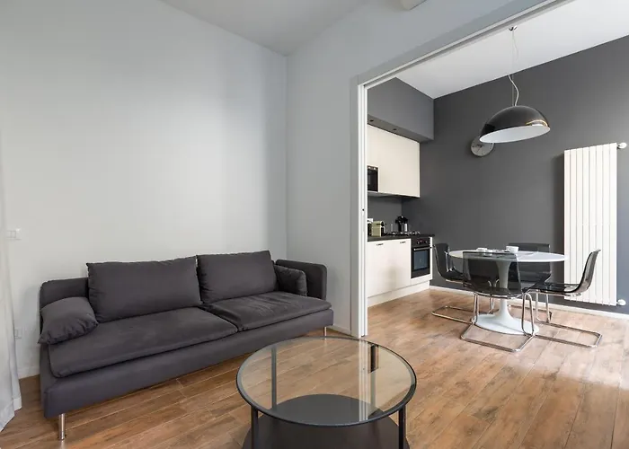 Апартаменты Easytopstay - Tricolore Modern And Cozy Милан