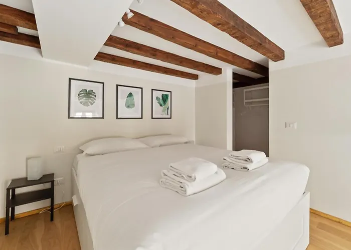 Guesthost - Porta Venezia Modern Loft - The Door Lejlighed *